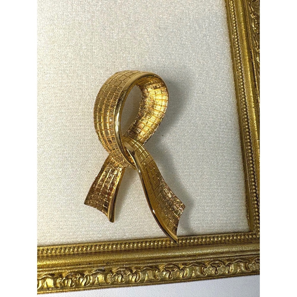 Vintage Gold Tone Textured Ribbon Brooch Grid Pattern Pin